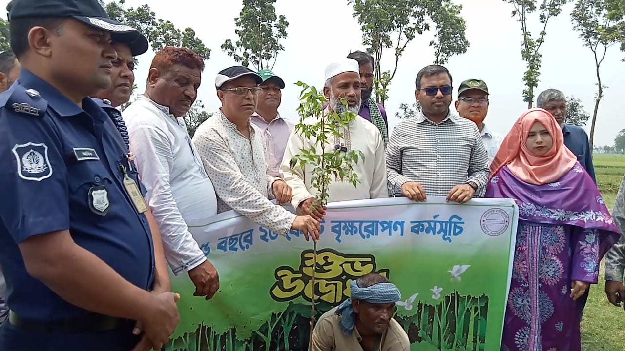 গোমস্তাপুরে বৃক্ষরোপণ কর্মসূচির উদ্বোধন